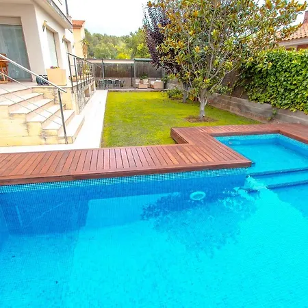 别墅 Sleeps 8 Pool Alcover